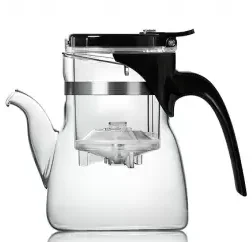 Teekanne mit Rüssel